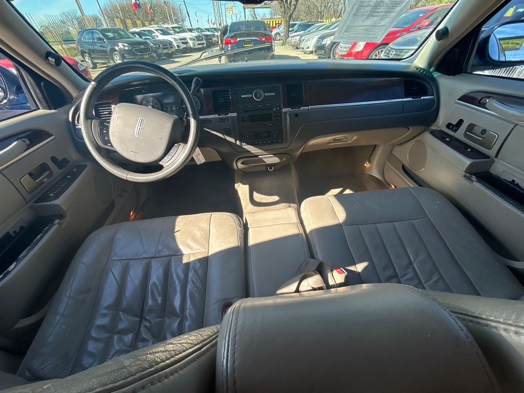 Lincoln Town Car  2007