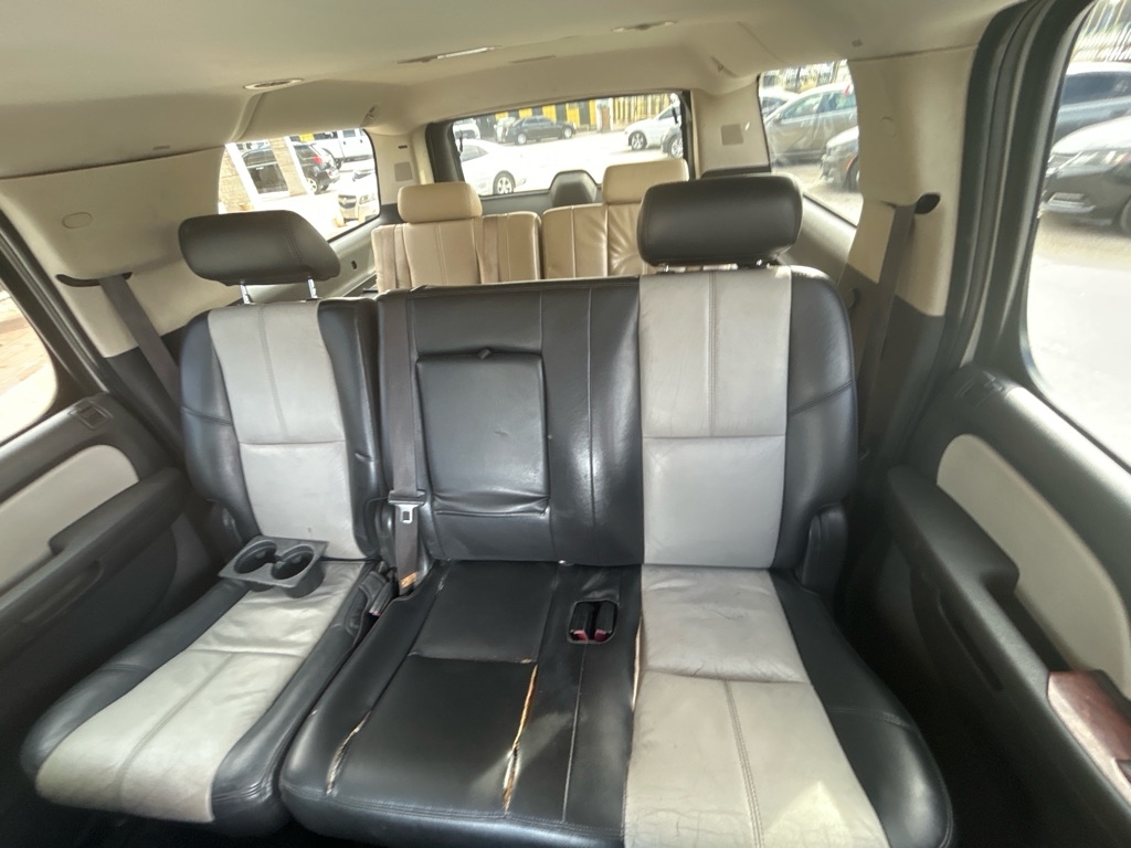 Chevrolet Suburban  2007