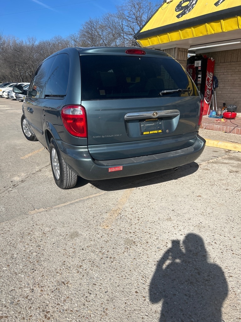 Chrysler Town & Country  2005