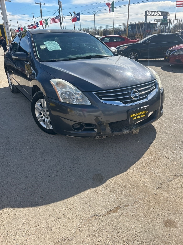 Nissan Altima  2012
