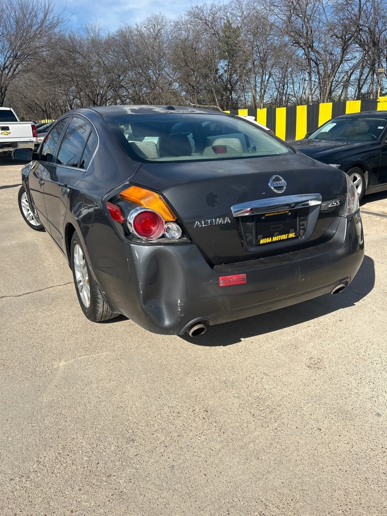 Nissan Altima  2012