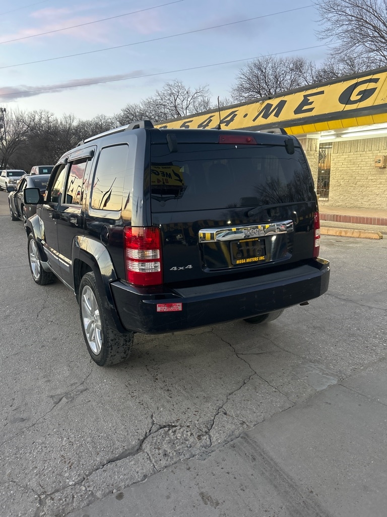 Jeep Liberty  2011