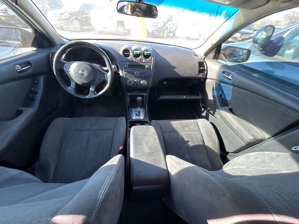 Nissan Altima  2011