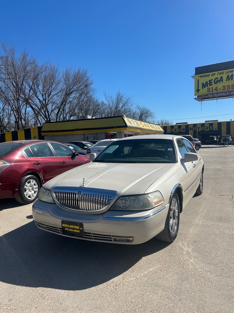 Lincoln Town Car  2003