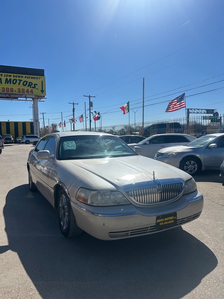 Lincoln Town Car  2003