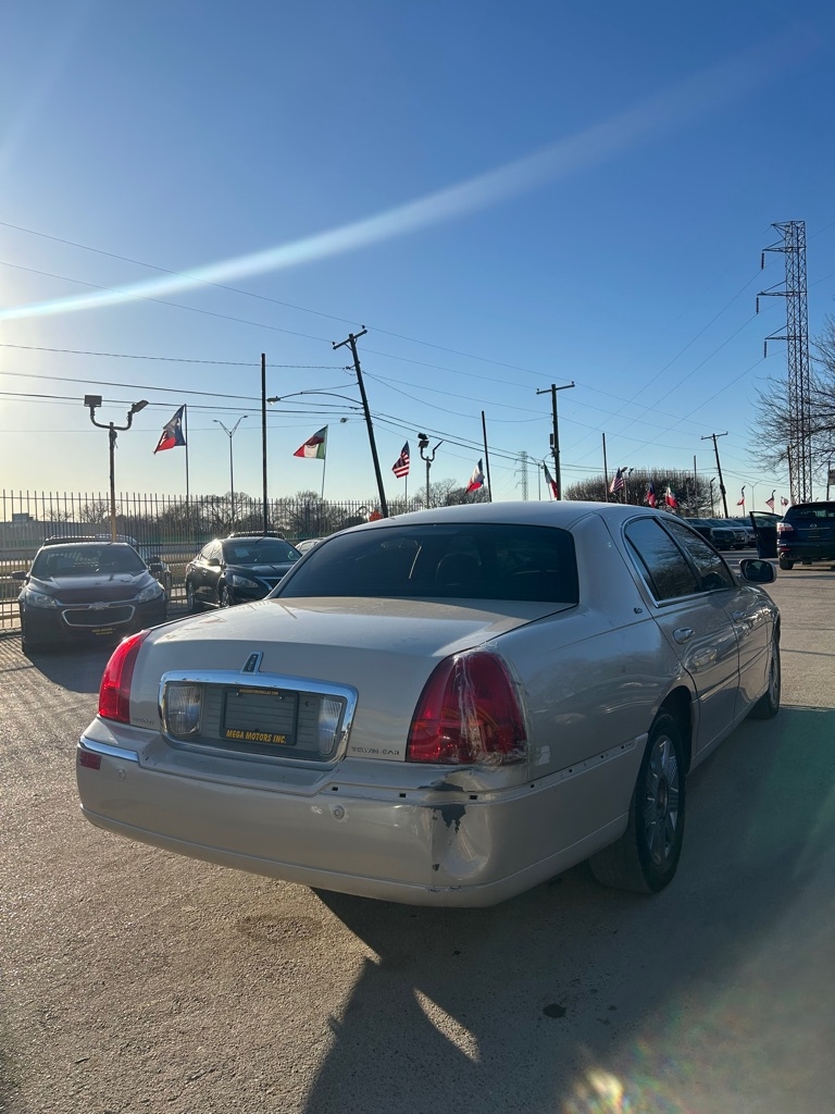 Lincoln Town Car  2003