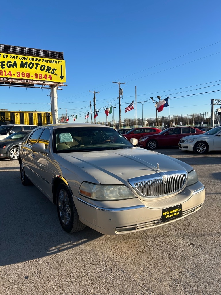 Lincoln Town Car  2003