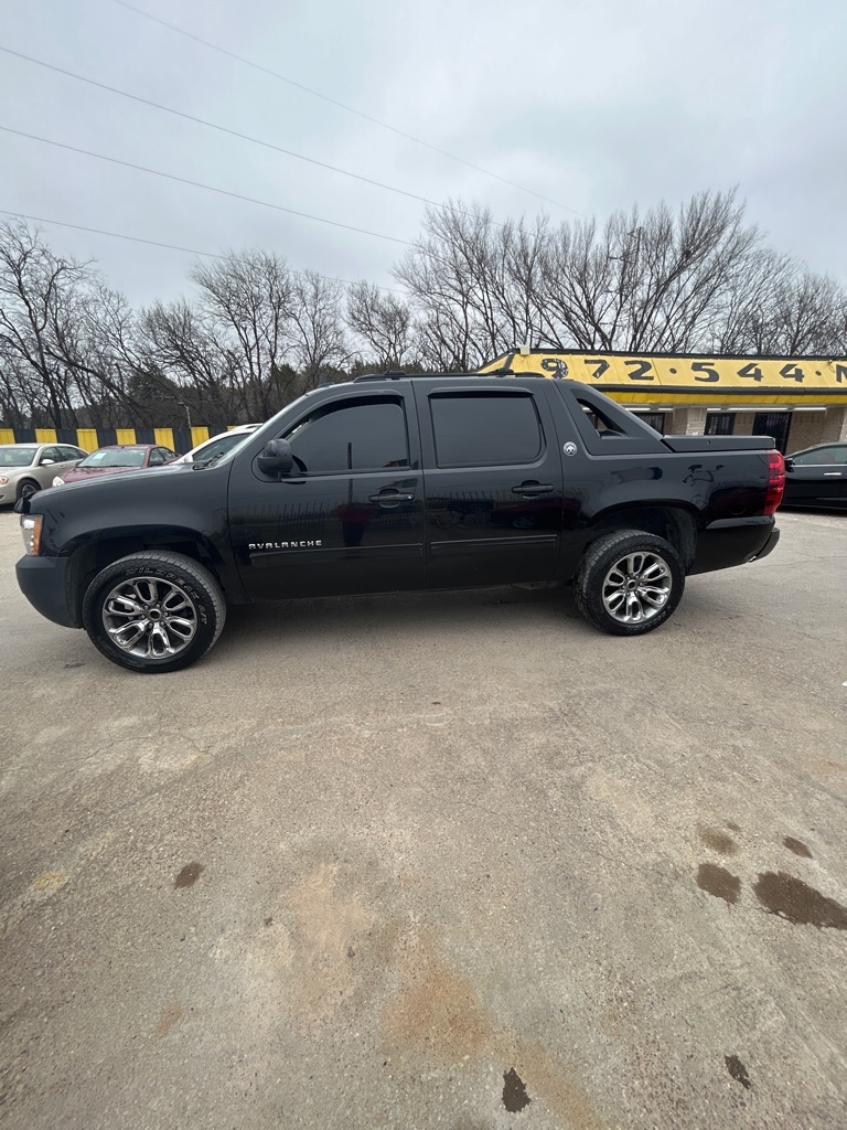 Chevrolet Avalanche  2013