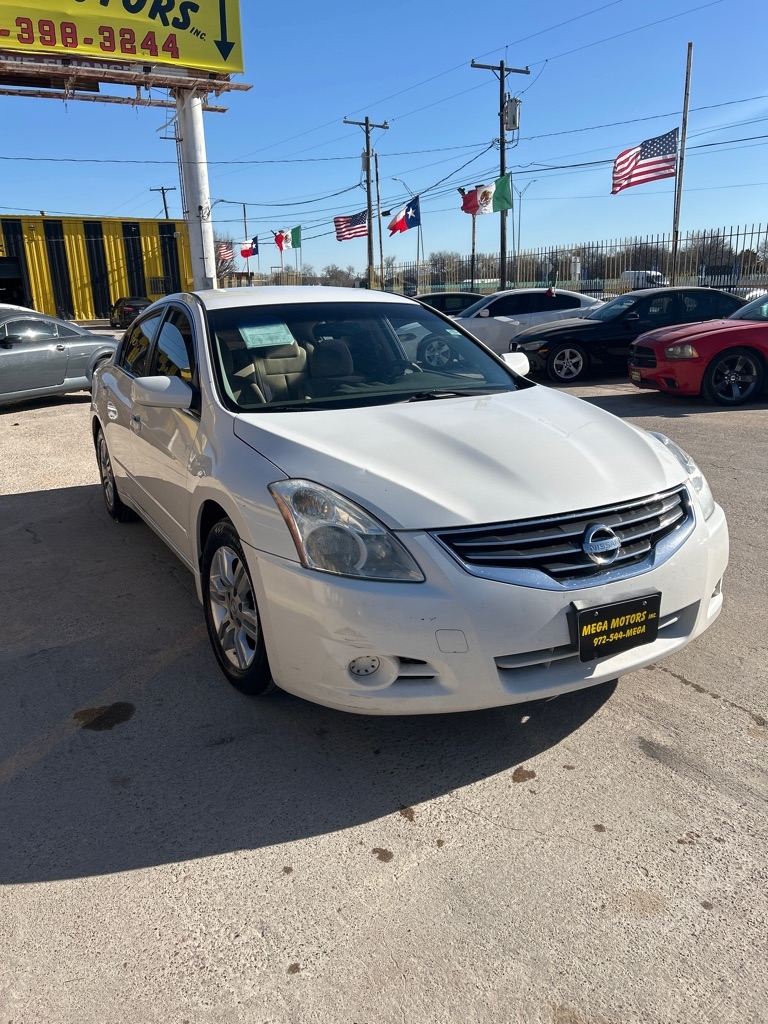 Nissan Altima  2012