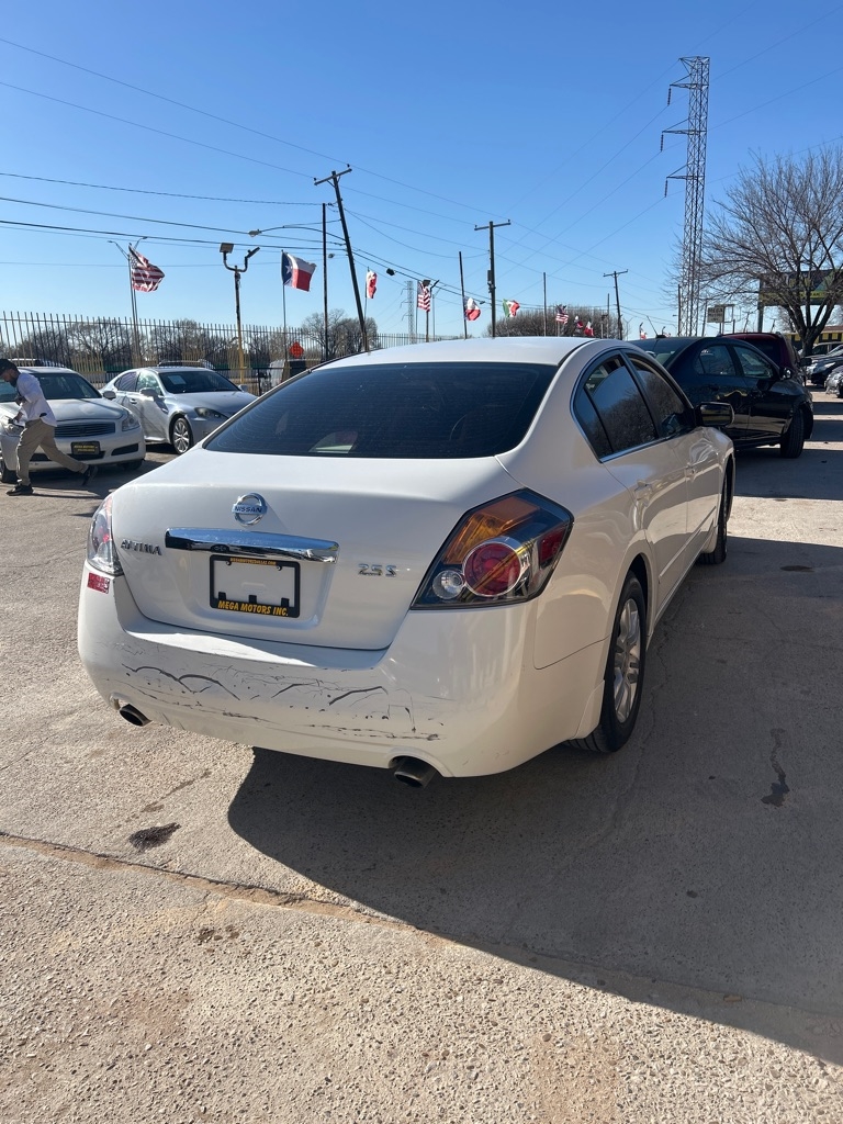 Nissan Altima  2012