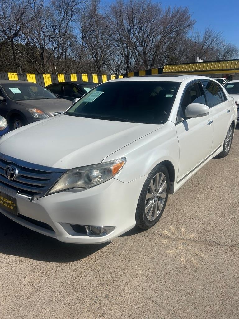 Toyota Avalon  2011