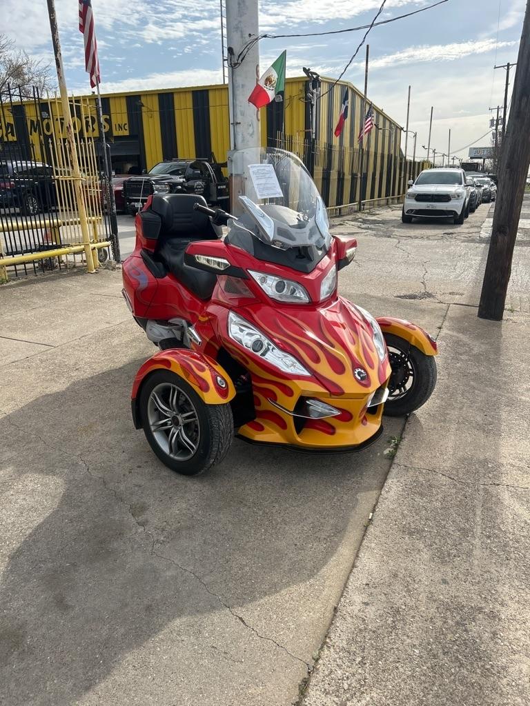 Can-Am Spyder RTS  2012