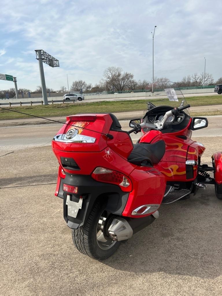 Can-Am Spyder RTS  2012