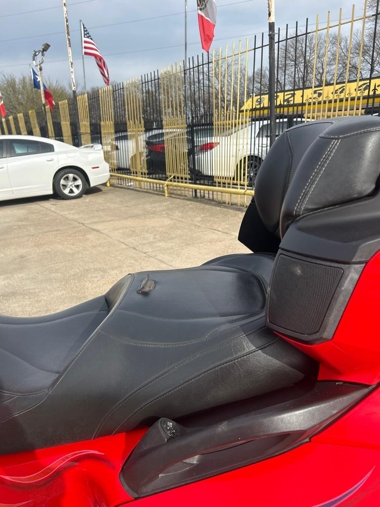 Can-Am Spyder RTS  2012