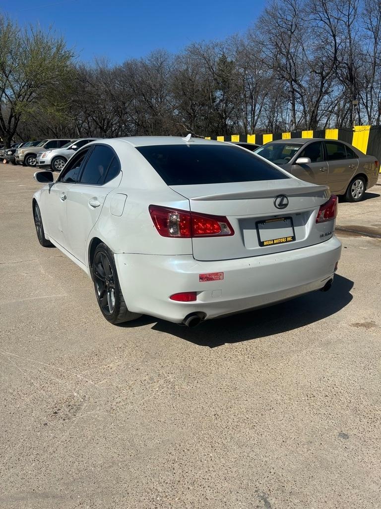Lexus IS  2011