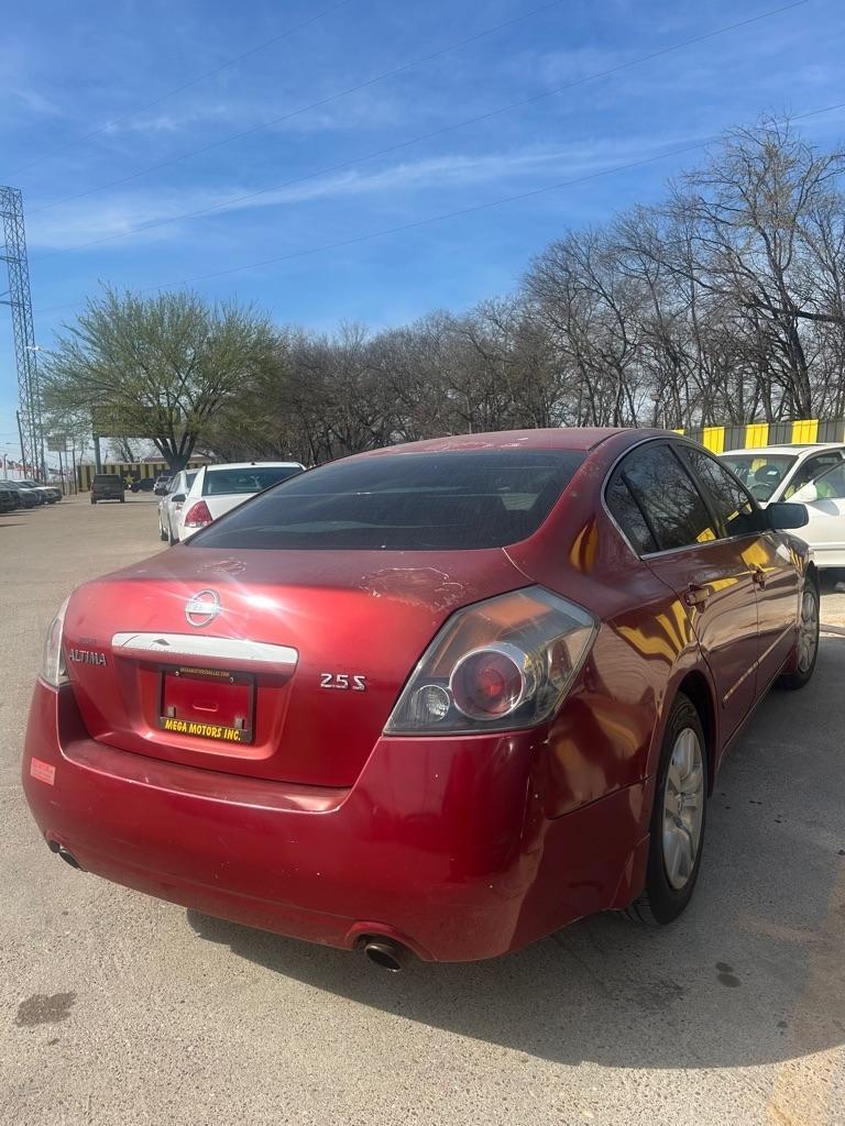 Nissan Altima  2009