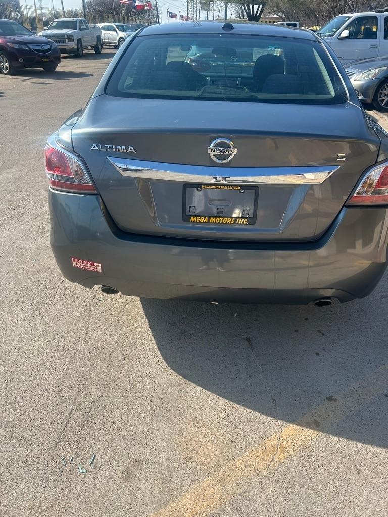 Nissan Altima  2015
