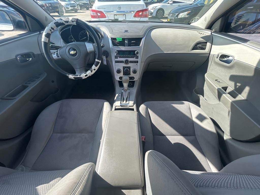 Chevrolet Malibu  2011