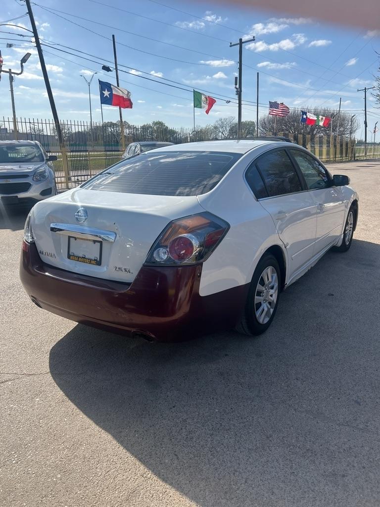 Nissan Altima  2012