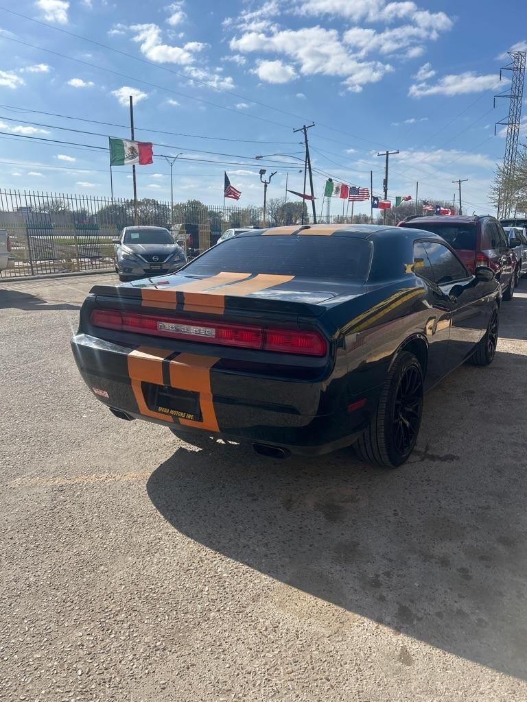 Dodge Challenger  2012