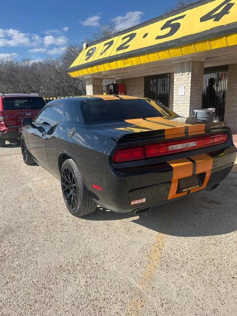Dodge Challenger  2012