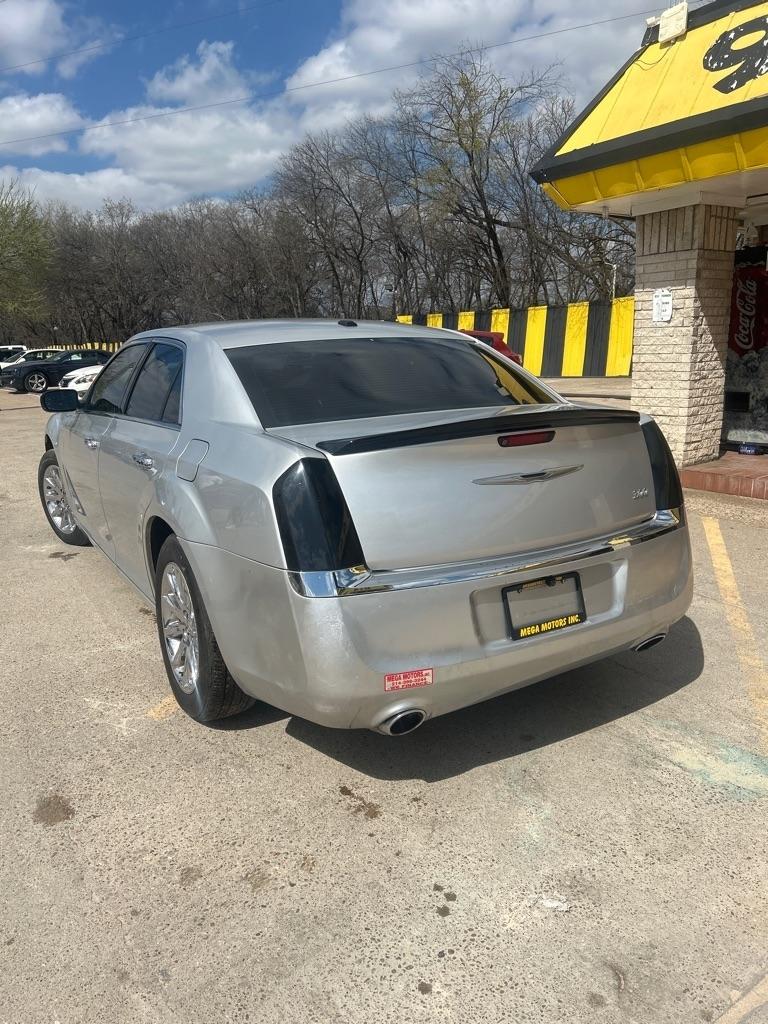 Chrysler 300  2012