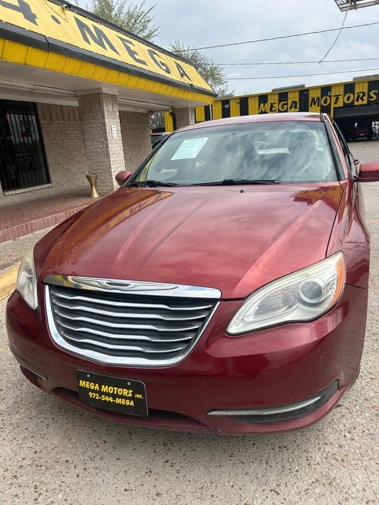Chrysler 200  2013