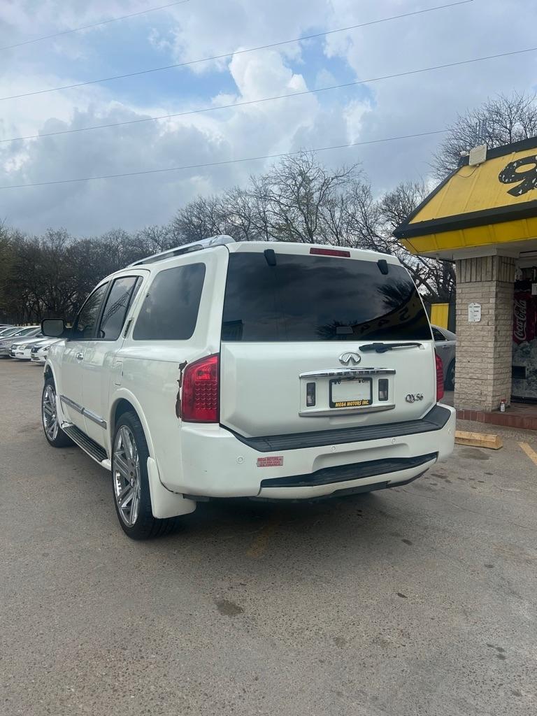 Infiniti QX56  2010