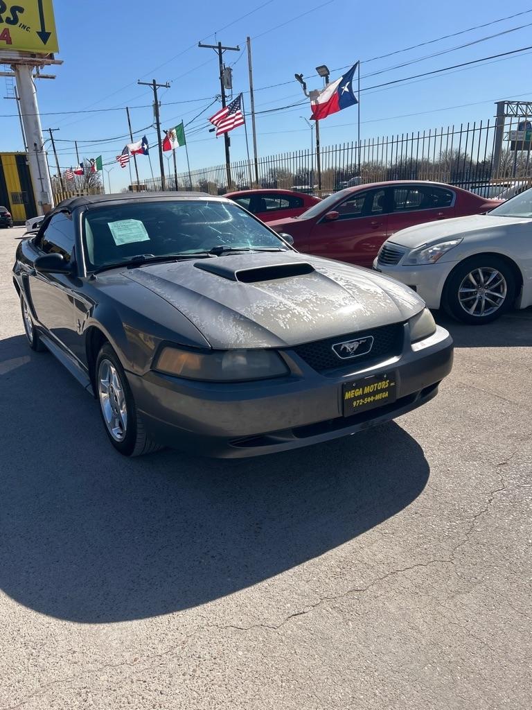 Ford Mustang  2003