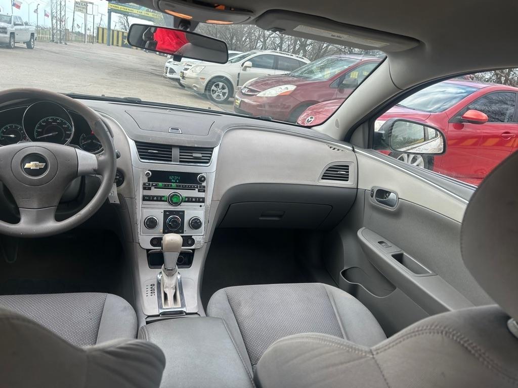 Chevrolet Malibu  2012