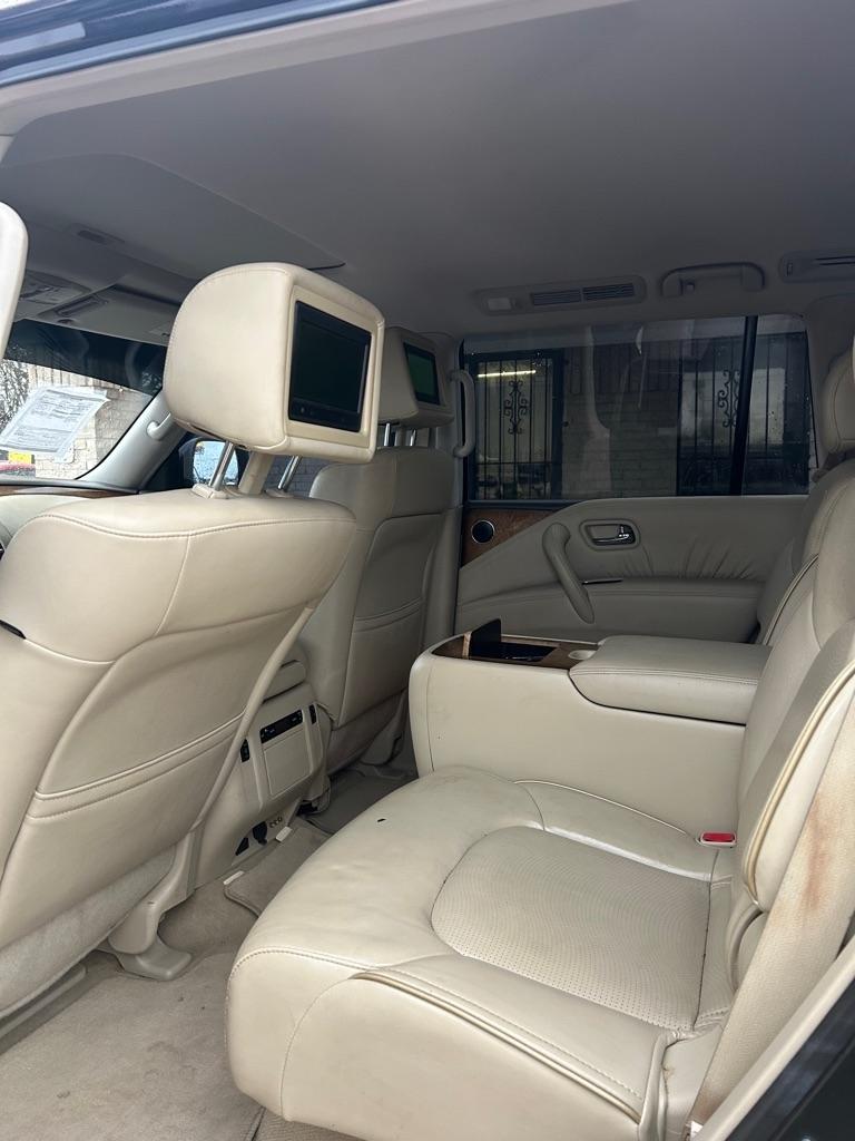 Infiniti QX56  2012