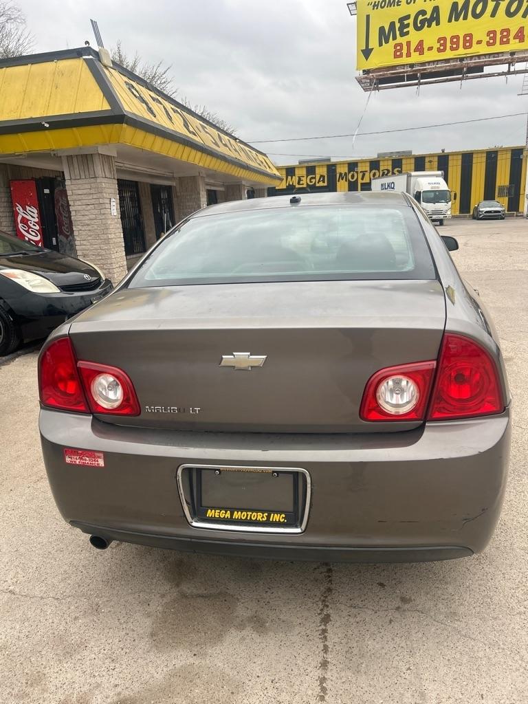 Chevrolet Malibu  2010