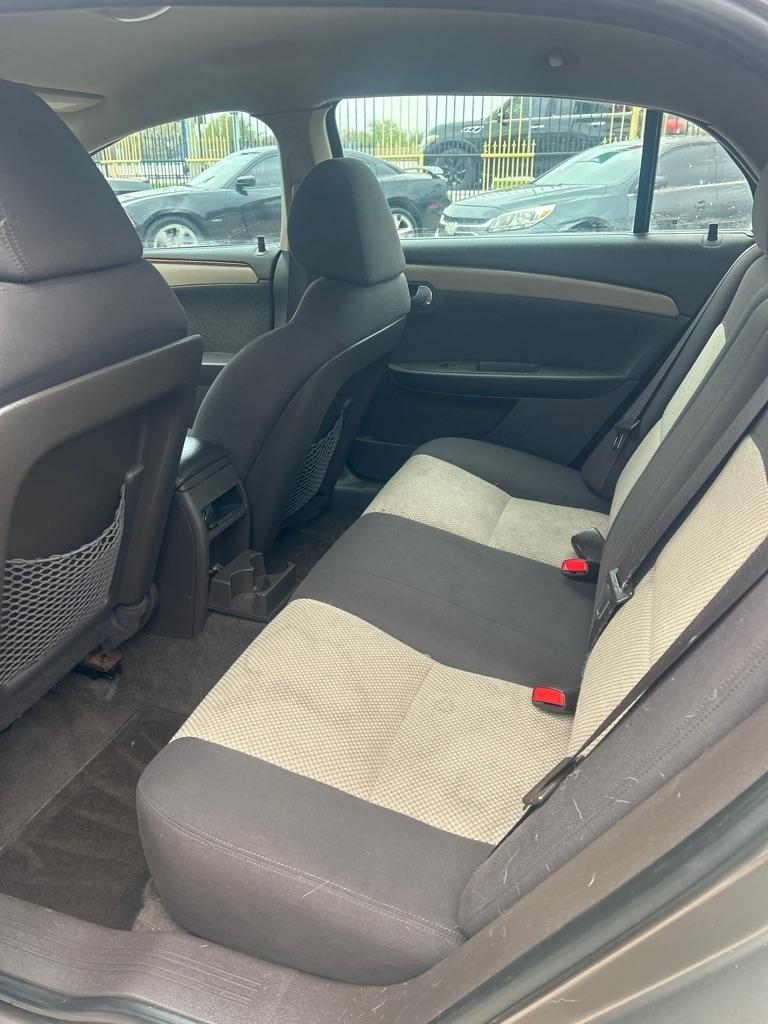 Chevrolet Malibu  2010