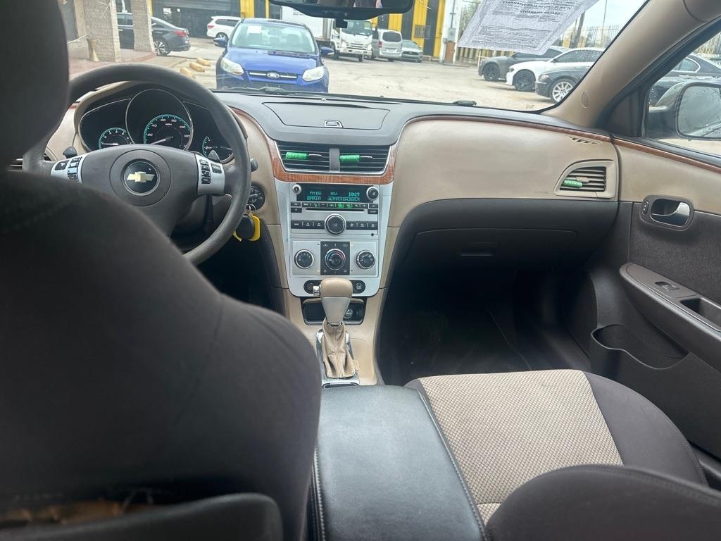 Chevrolet Malibu  2010