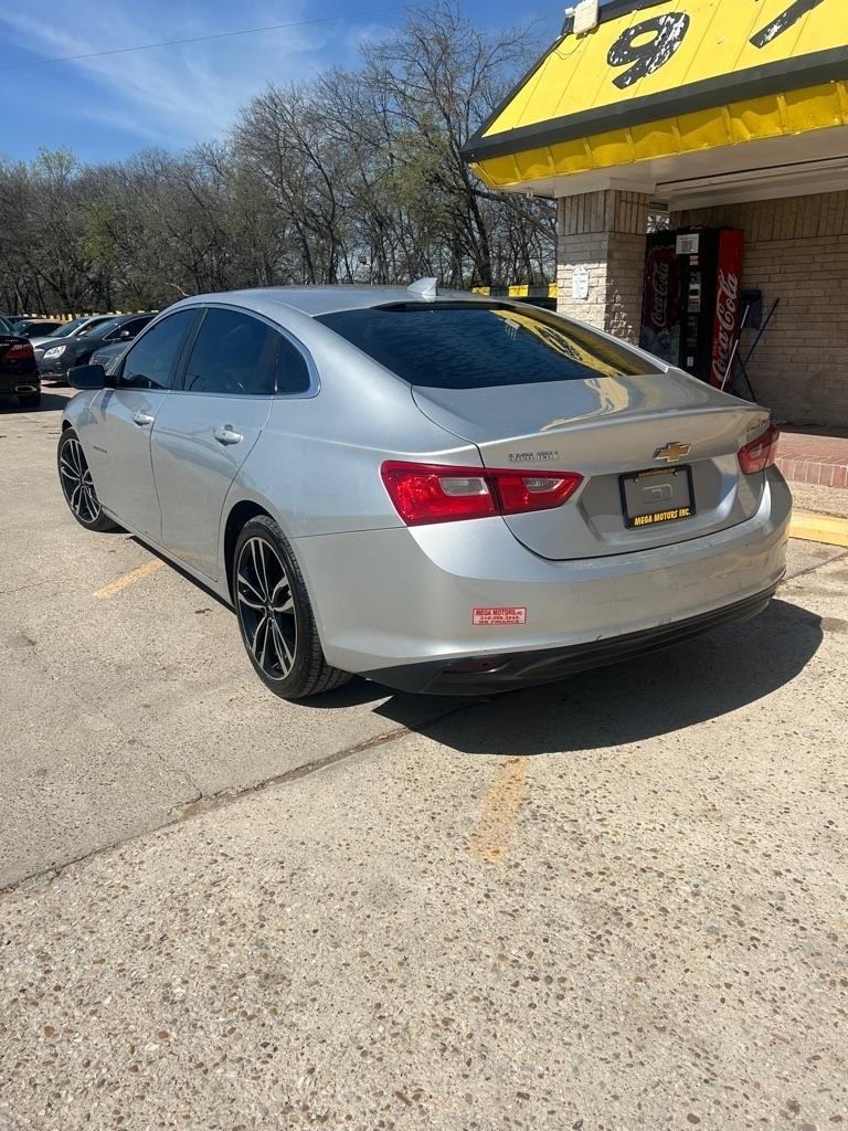 Chevrolet Malibu  2016