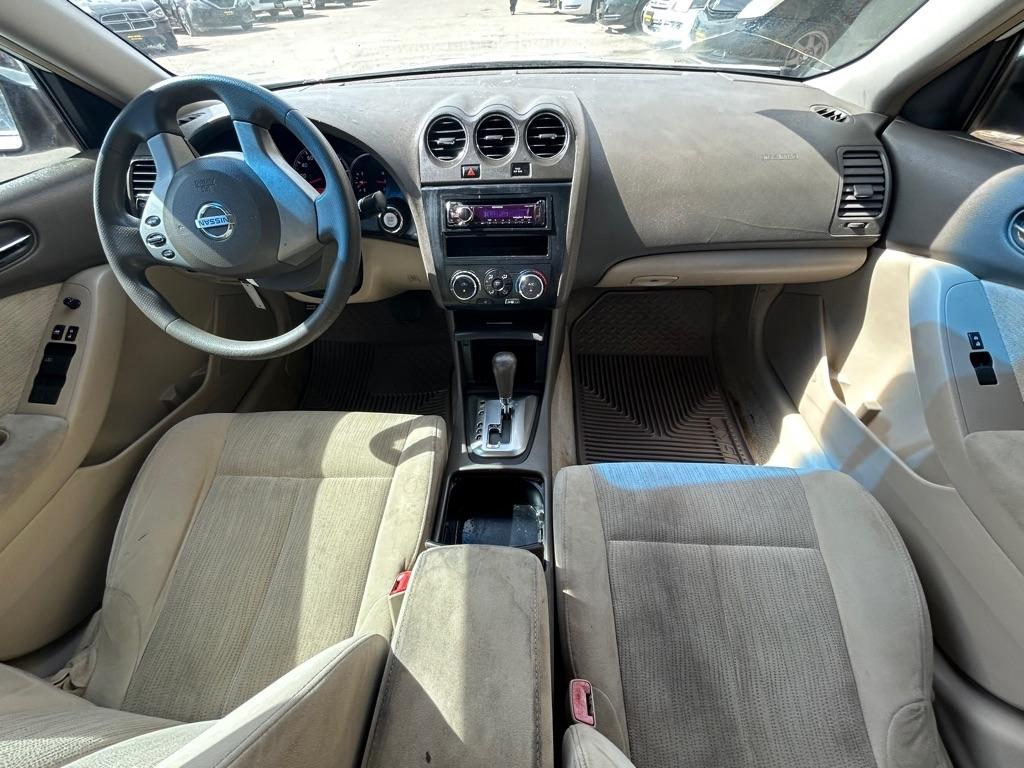 Nissan Altima Base 2010