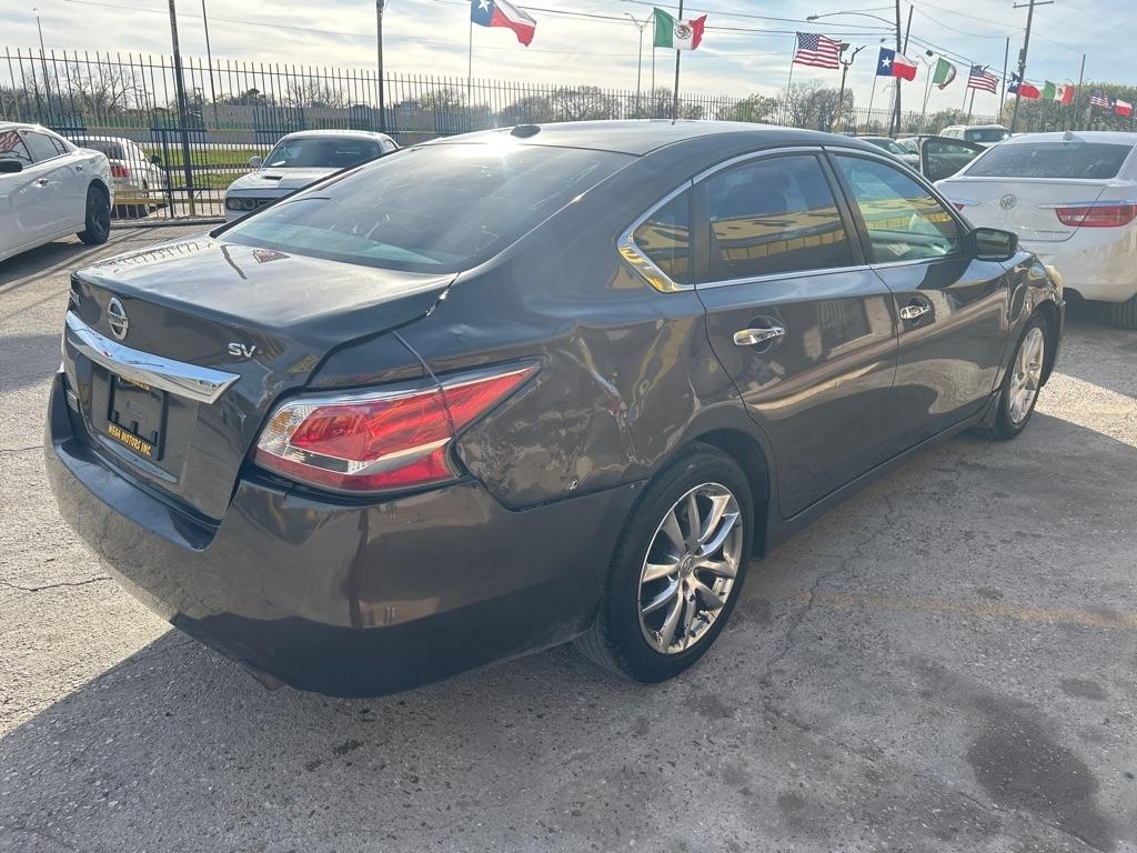 Nissan Altima  2015