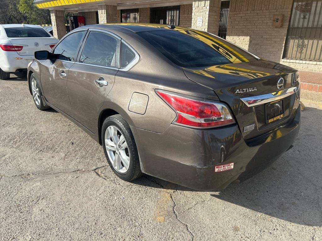 Nissan Altima  2015
