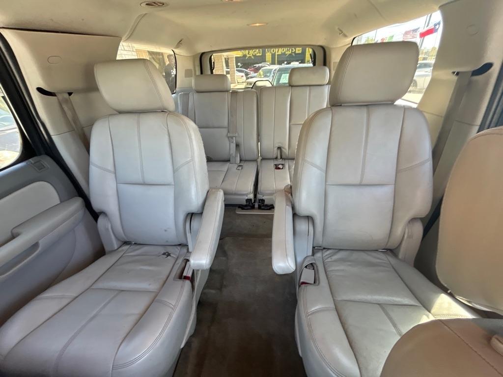 Chevrolet Suburban  2013