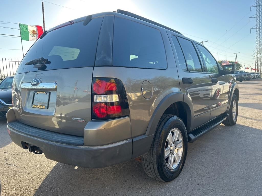Ford Explorer  2006