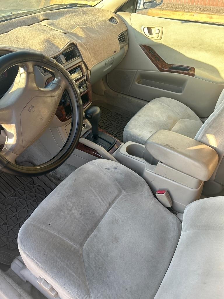 Mitsubishi Galant  2001