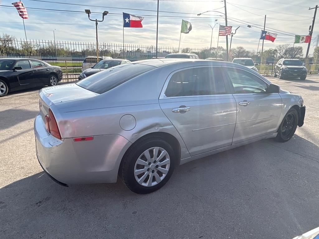 Chevrolet Malibu  2011