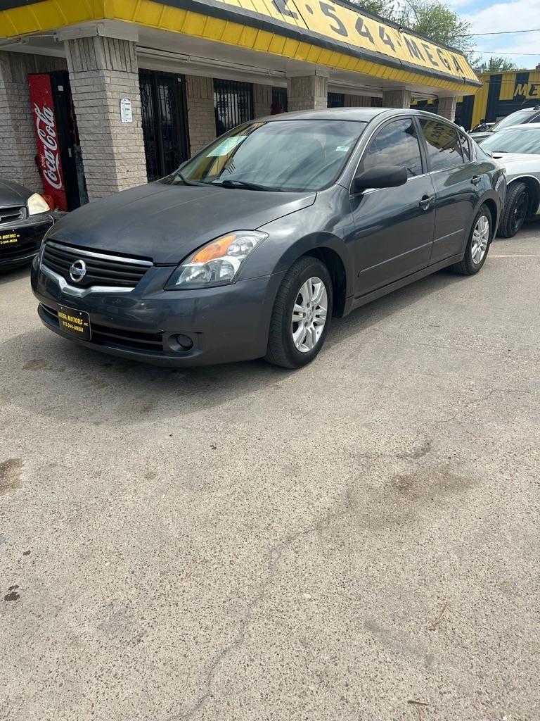Nissan Altima  2011