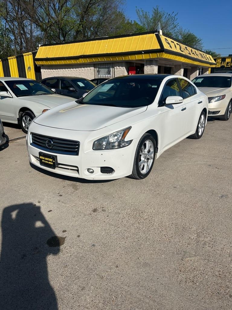 Nissan Maxima  2012