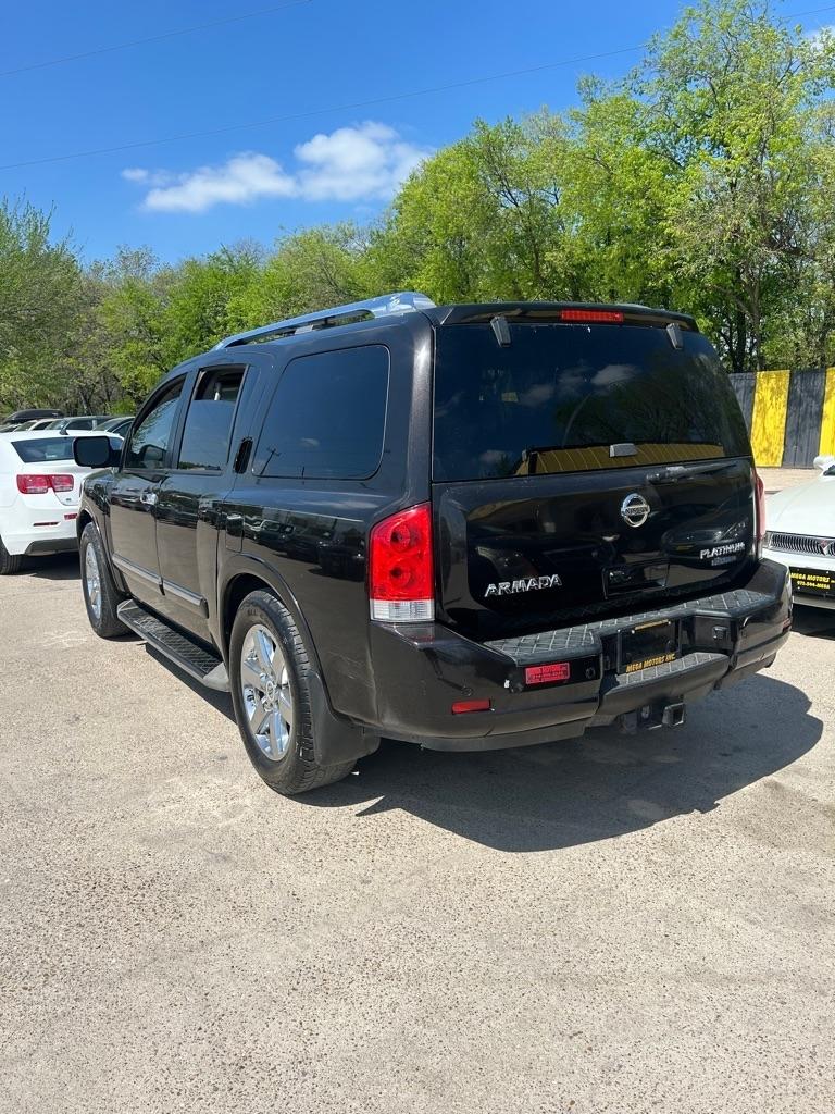 Nissan Armada  2011