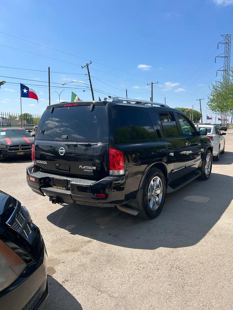 Nissan Armada  2011