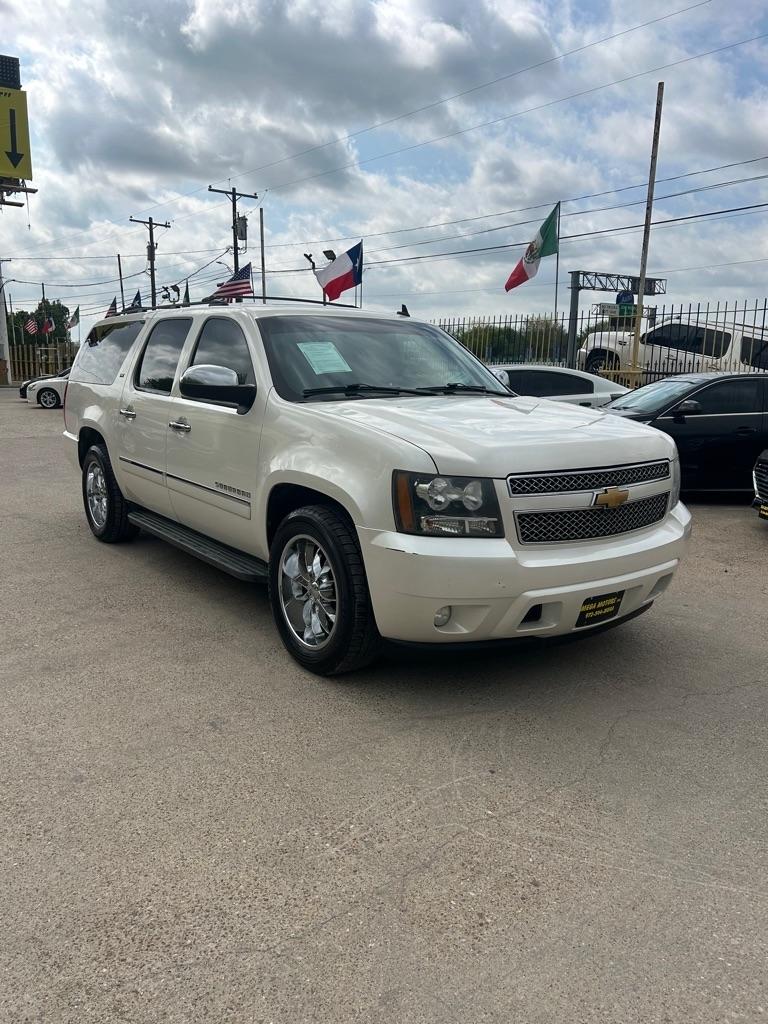 Chevrolet Suburban  2012