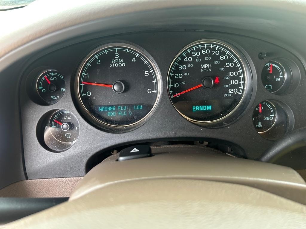 Chevrolet Suburban  2012