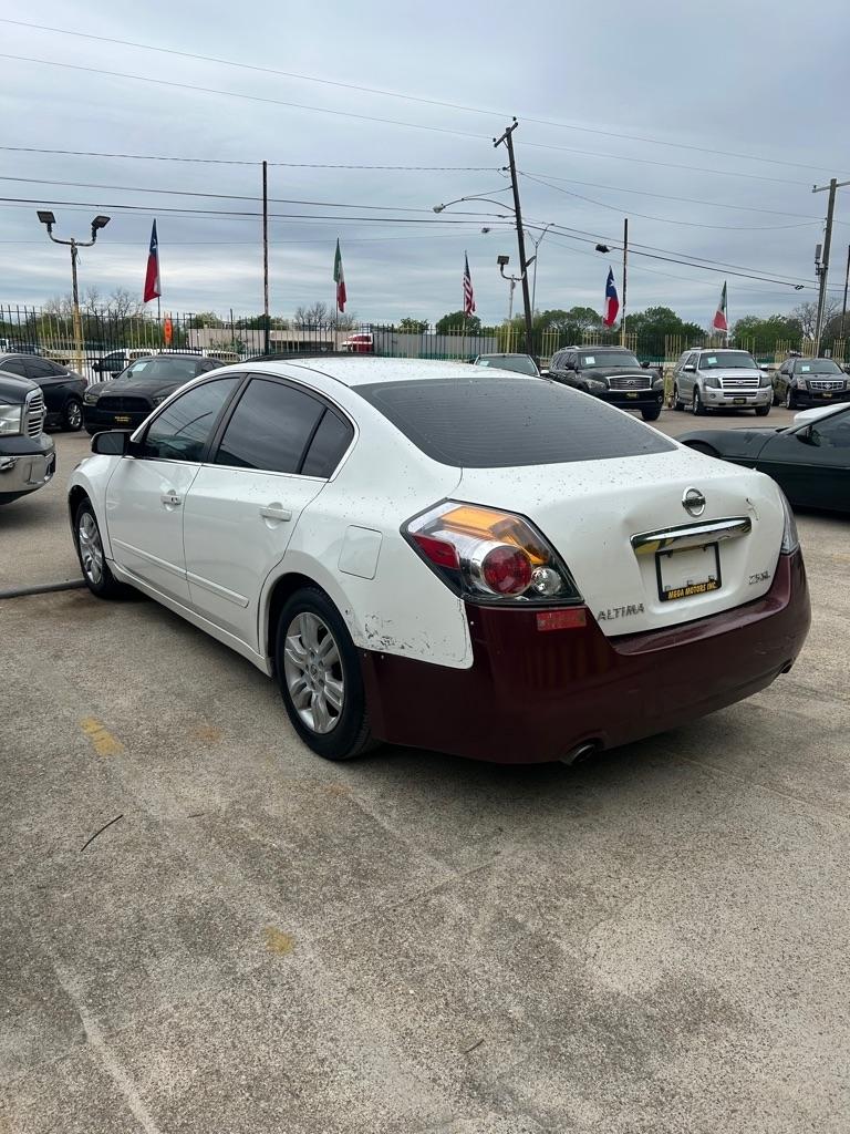Nissan Altima  2012