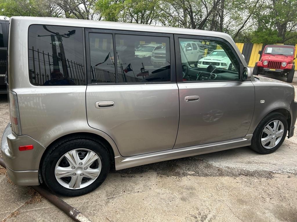 Scion xB  2005